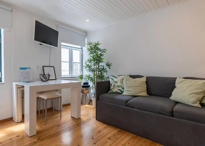 Fancy Alfama Apartment By Lovelystay